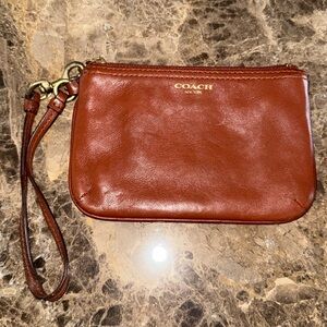 AUTHENTIC COACH LEATHER WRISTLET CHESNUT BROWN